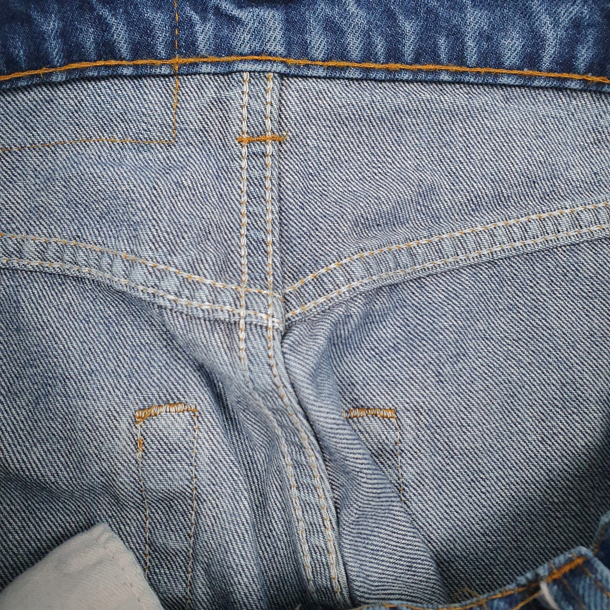 Womens Blue Levis   Jeans
