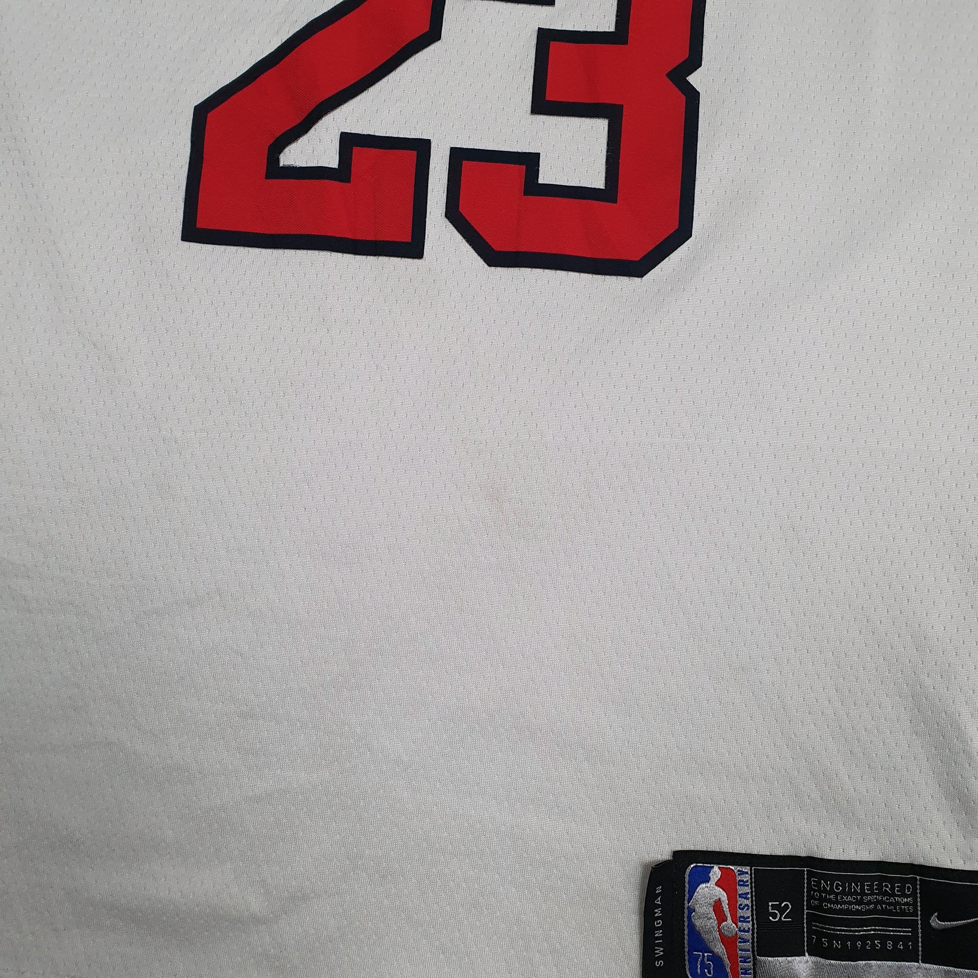Mens White Nike NBA Chicago Bulls Jordan Jersey Crewneck T Shirt