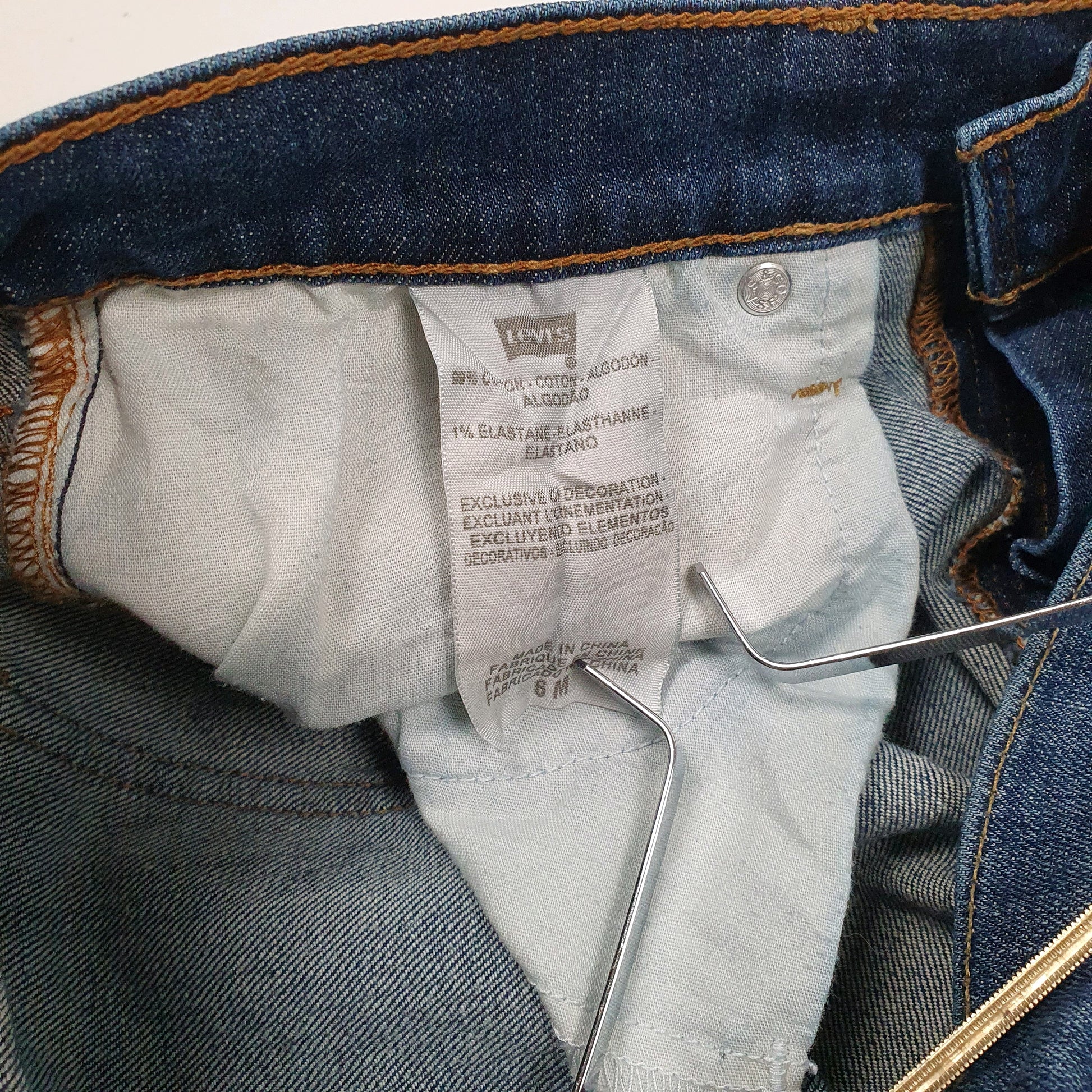 Womens Blue Levis   Jeans