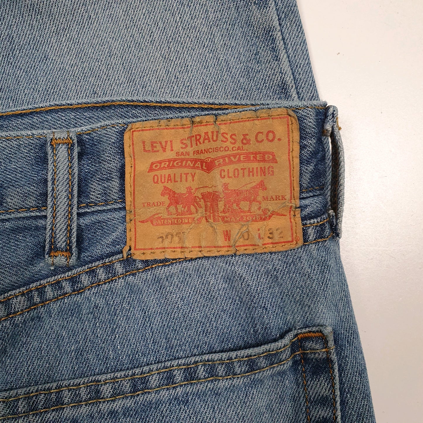 Mens Blue Levis   Jeans