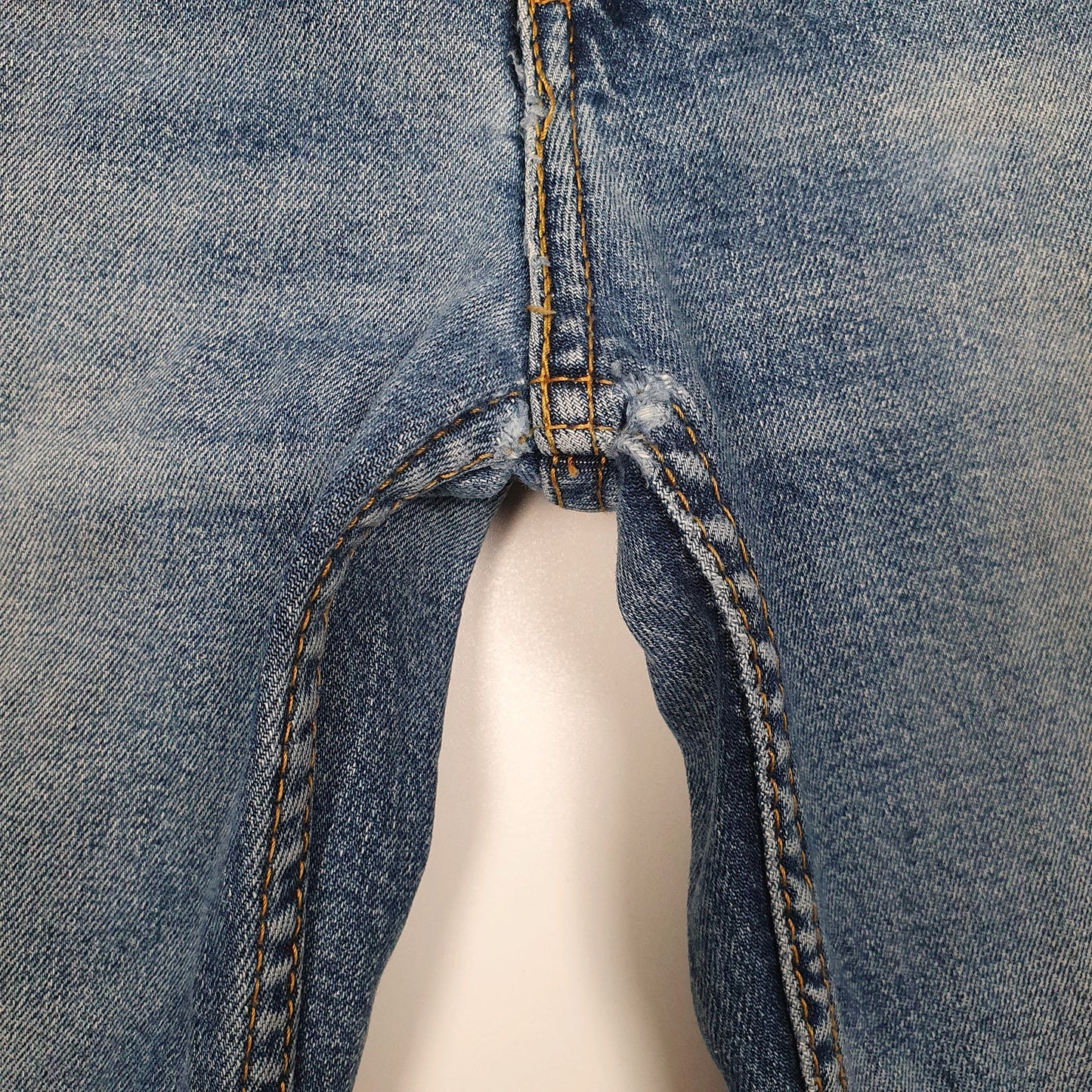 Mens Blue Levis   Jeans