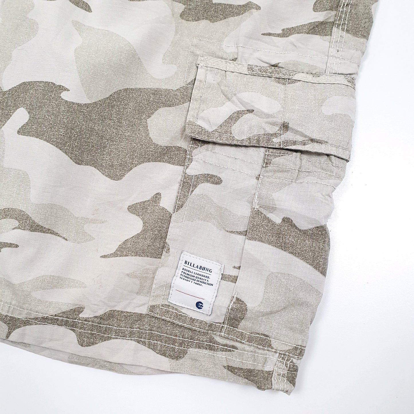 Billabong Camouflage Combat Beige Cargo Workwear Shorts W30