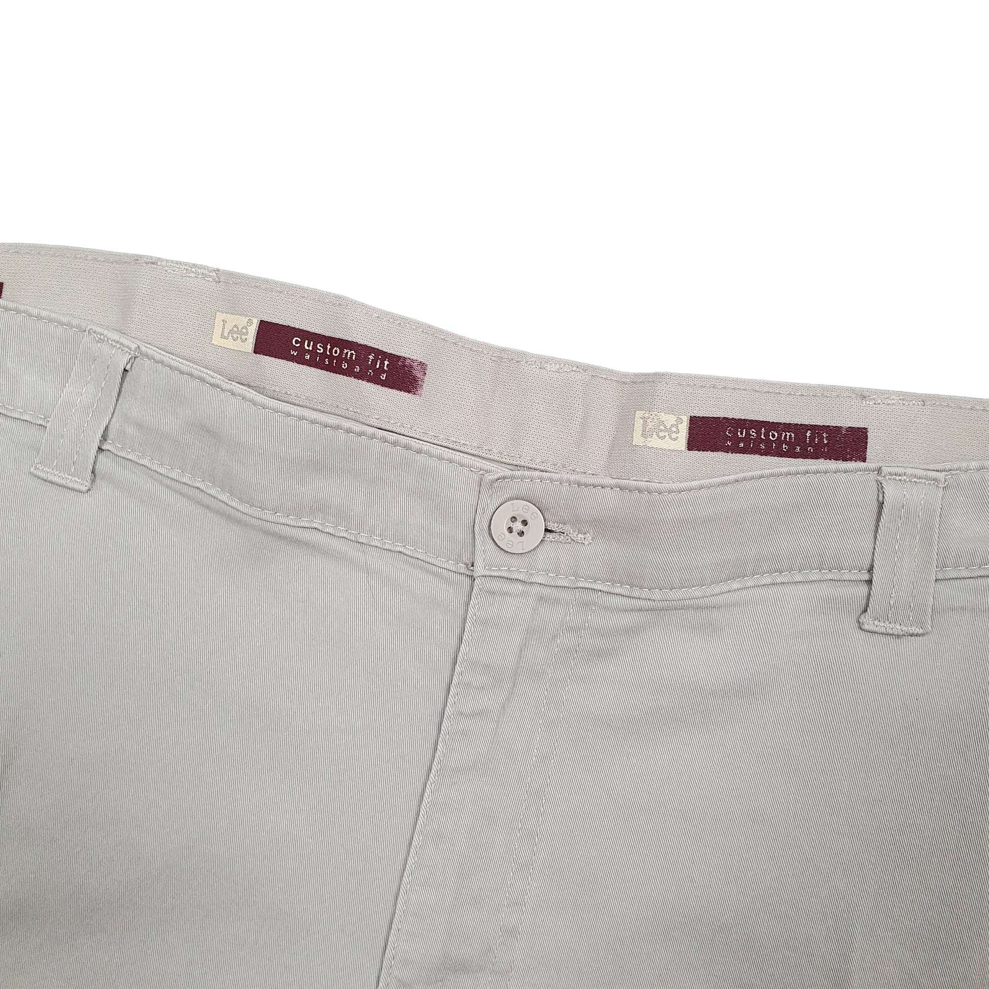 Mens Beige Lee Custom Fit Cargo Shorts