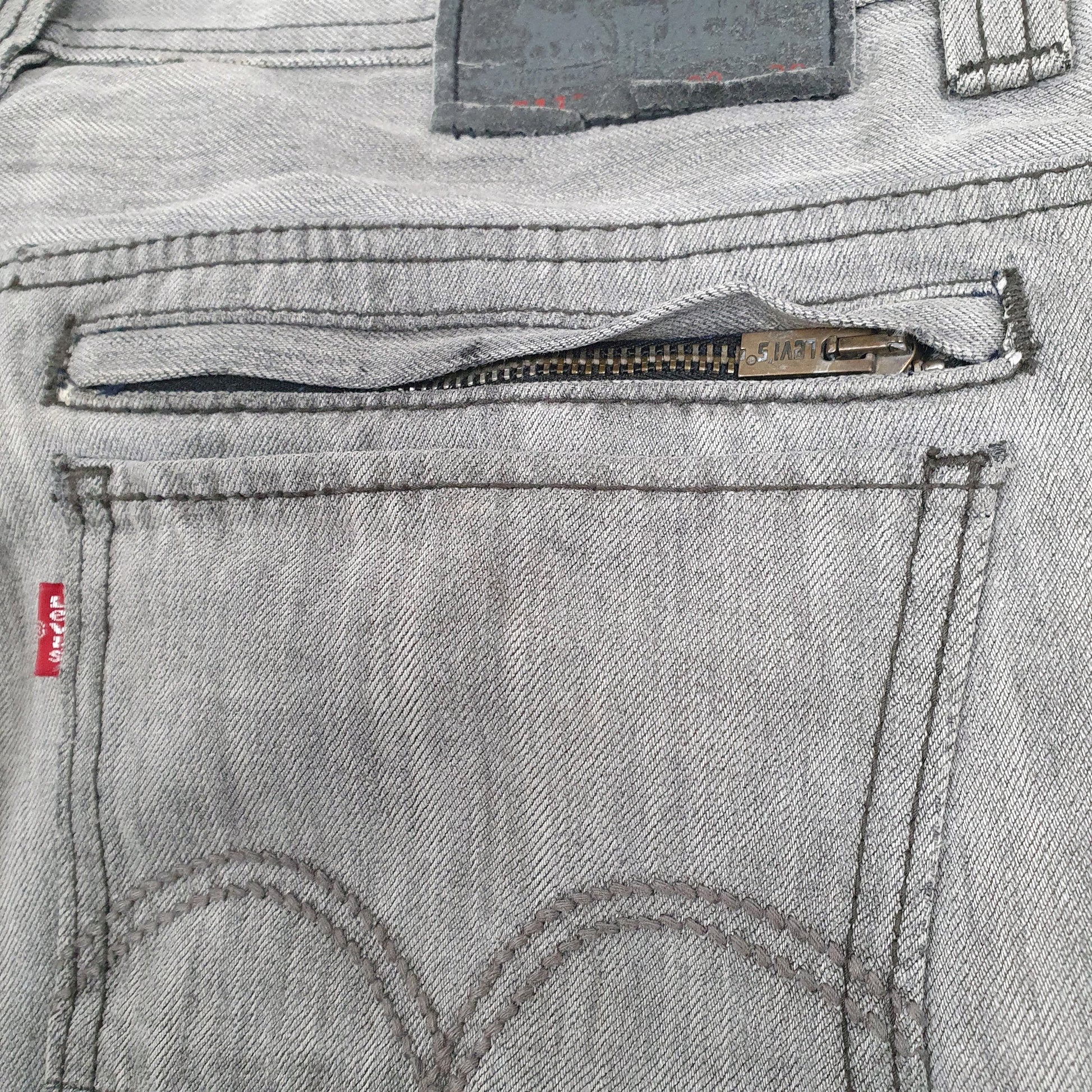 Levis 511 Slim Fit Jeans W32 L33 Grey