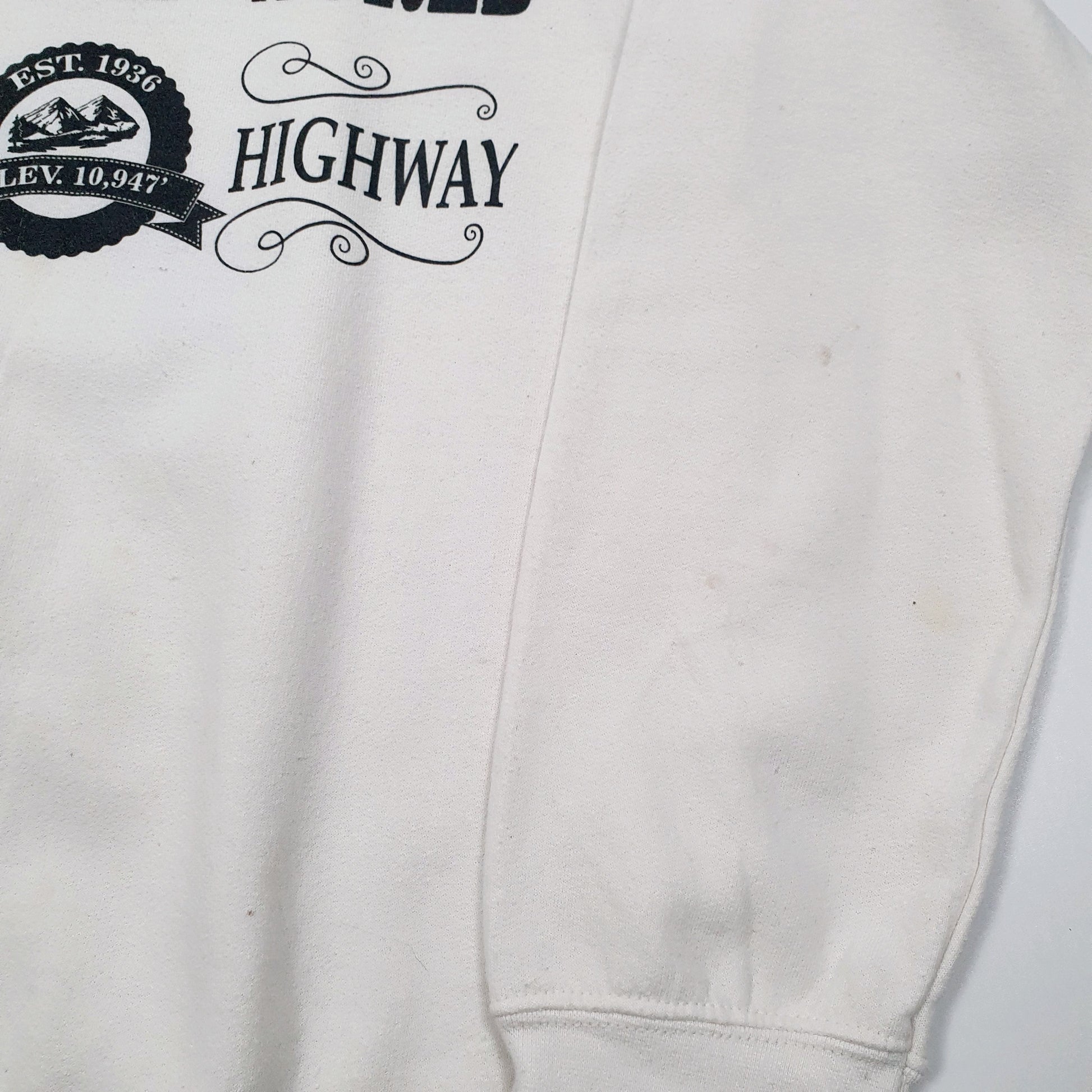 Gildan Beartooth Highway Crewneck S White