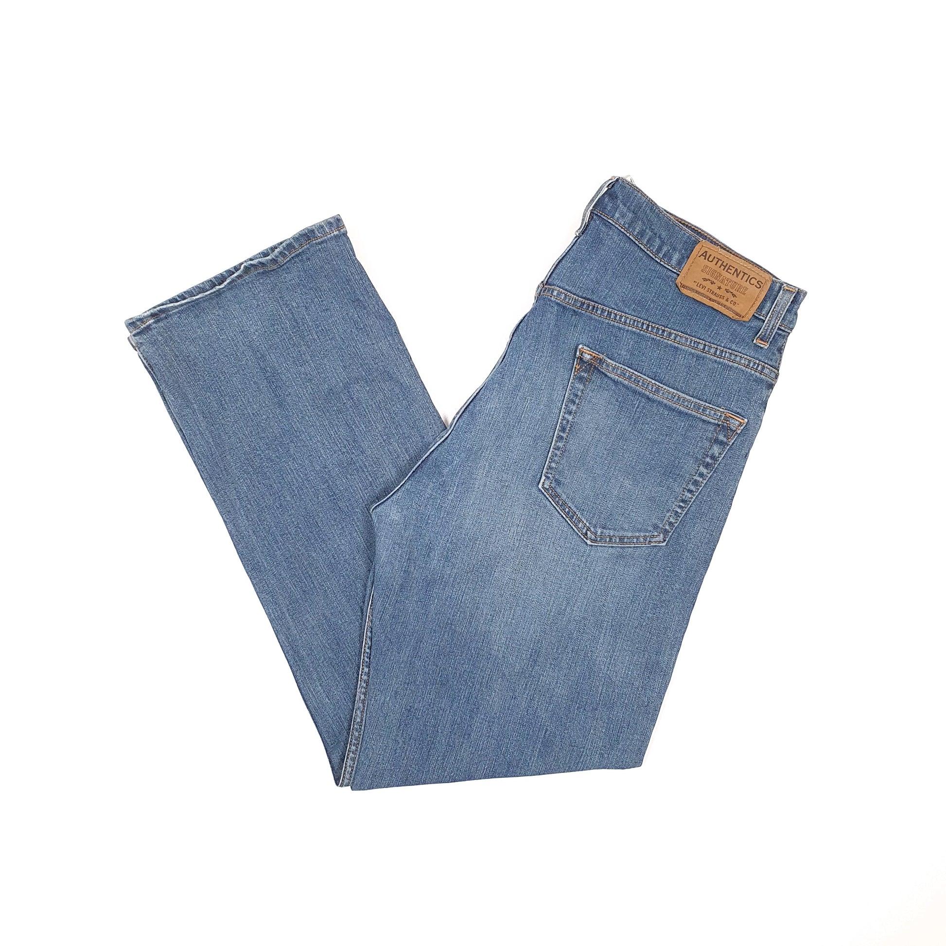 Levis Signature Regular Fit Relaxed Jeans W36 L30 Blue