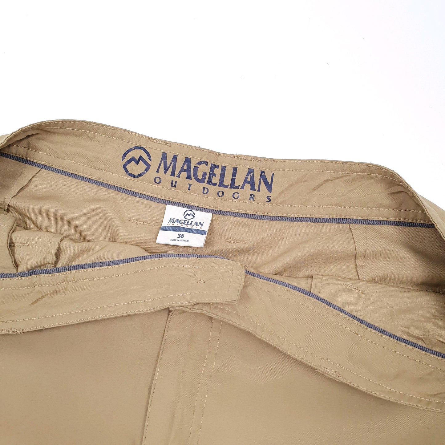 Magellan Hiking Outdoors Beige Cargo Workwear Shorts W36