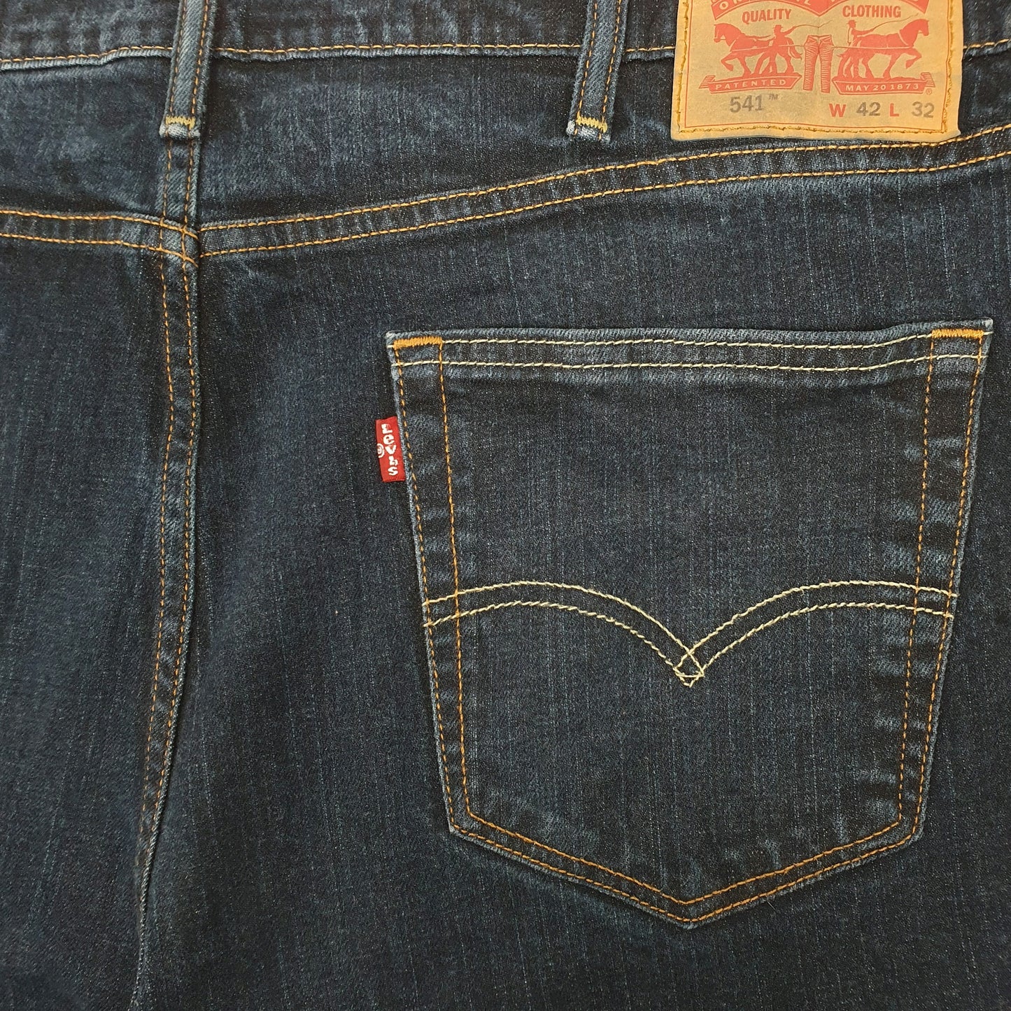 Levis 541 Tapered Fit Jeans W42 L29 Blue