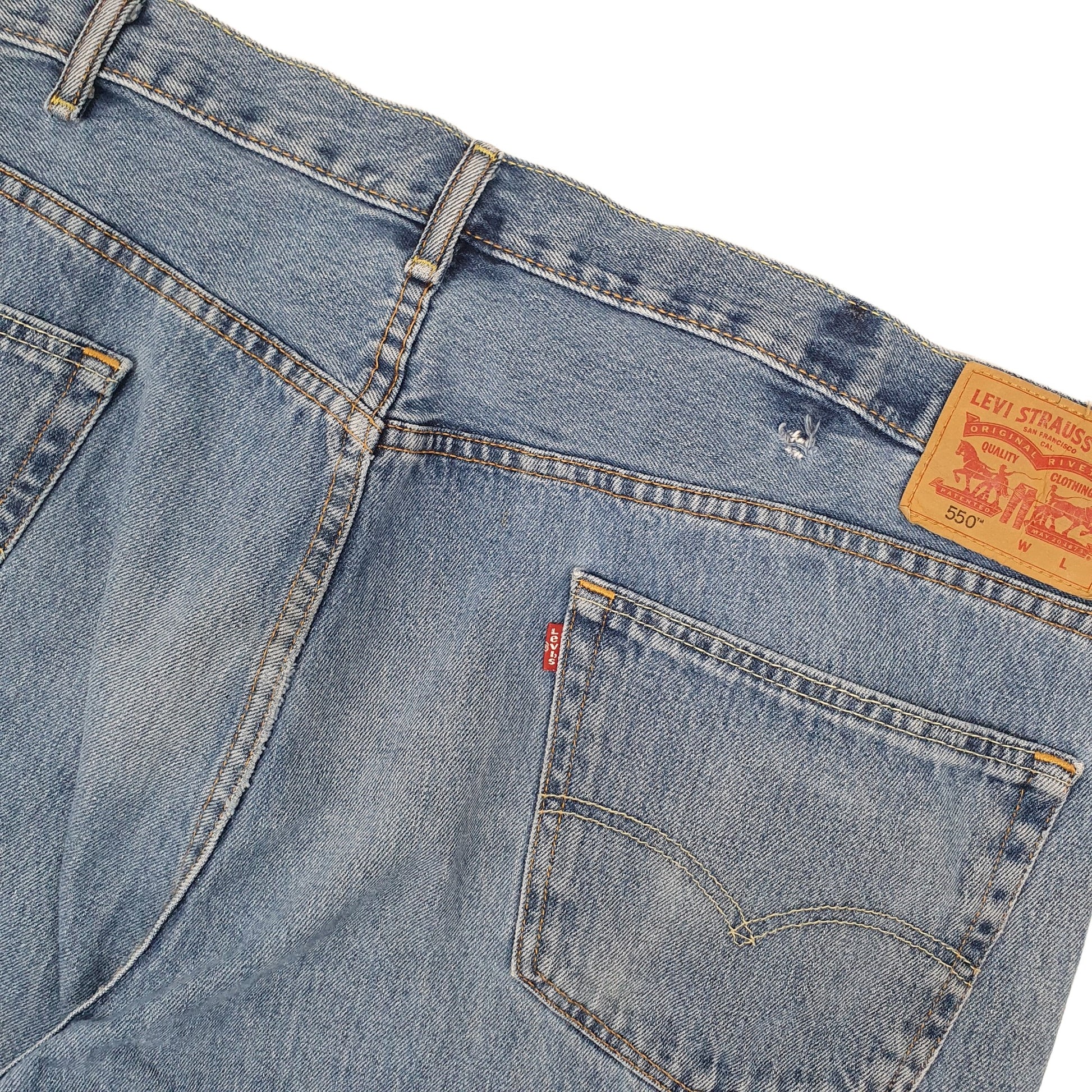 Levis 550 Relaxed Fit Jeans W48 L30 Blue