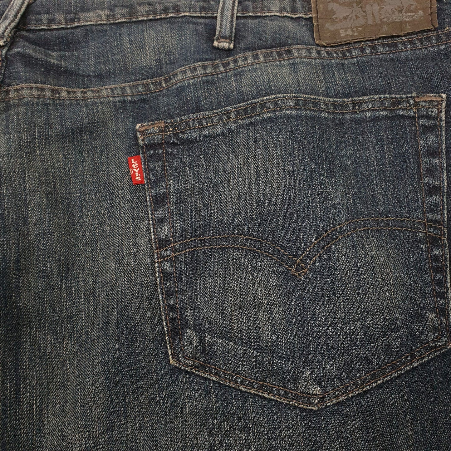 Levis 541 Tapered Fit Jeans W52 L29 Navy
