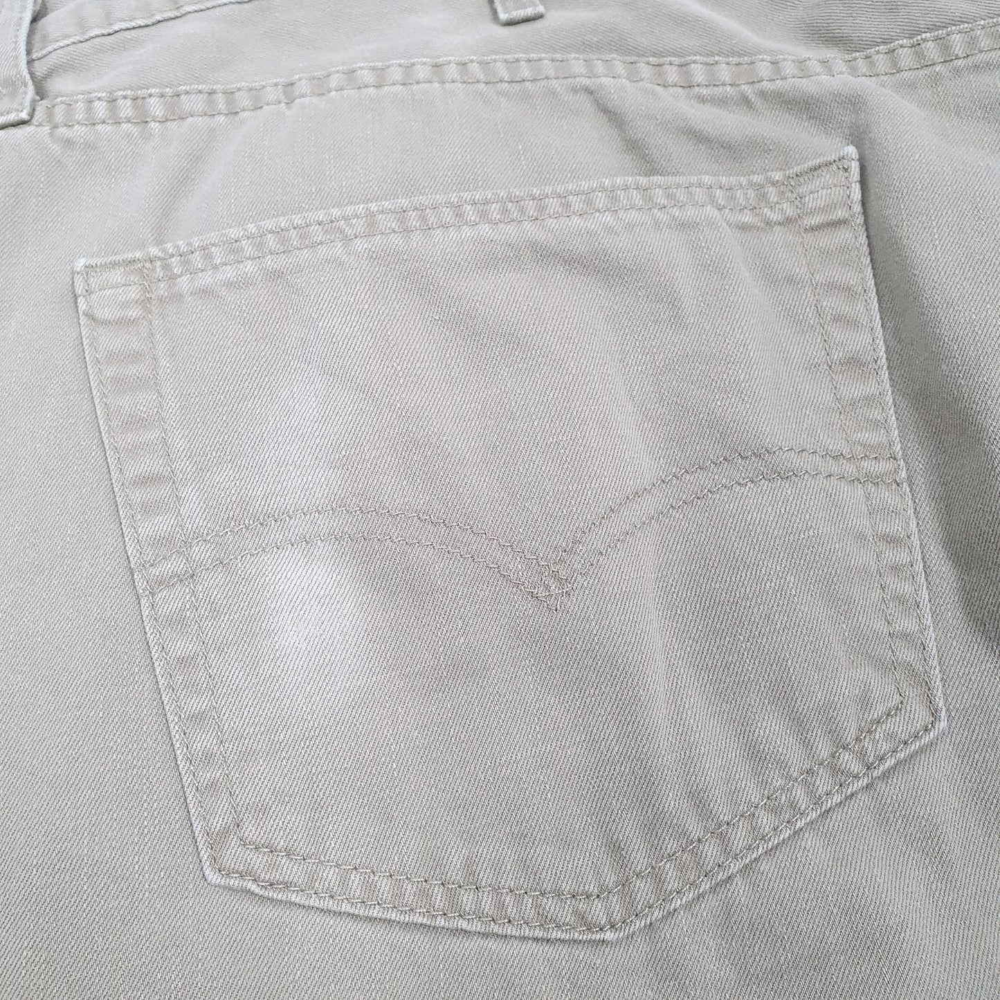 Levis 559 Relaxed Fit Jeans W48 L28 Beige