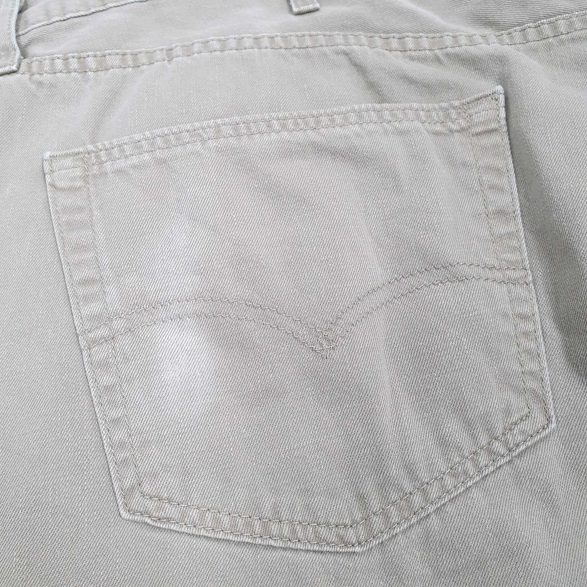 Levis 559 Relaxed Fit Jeans W48 L28 Beige